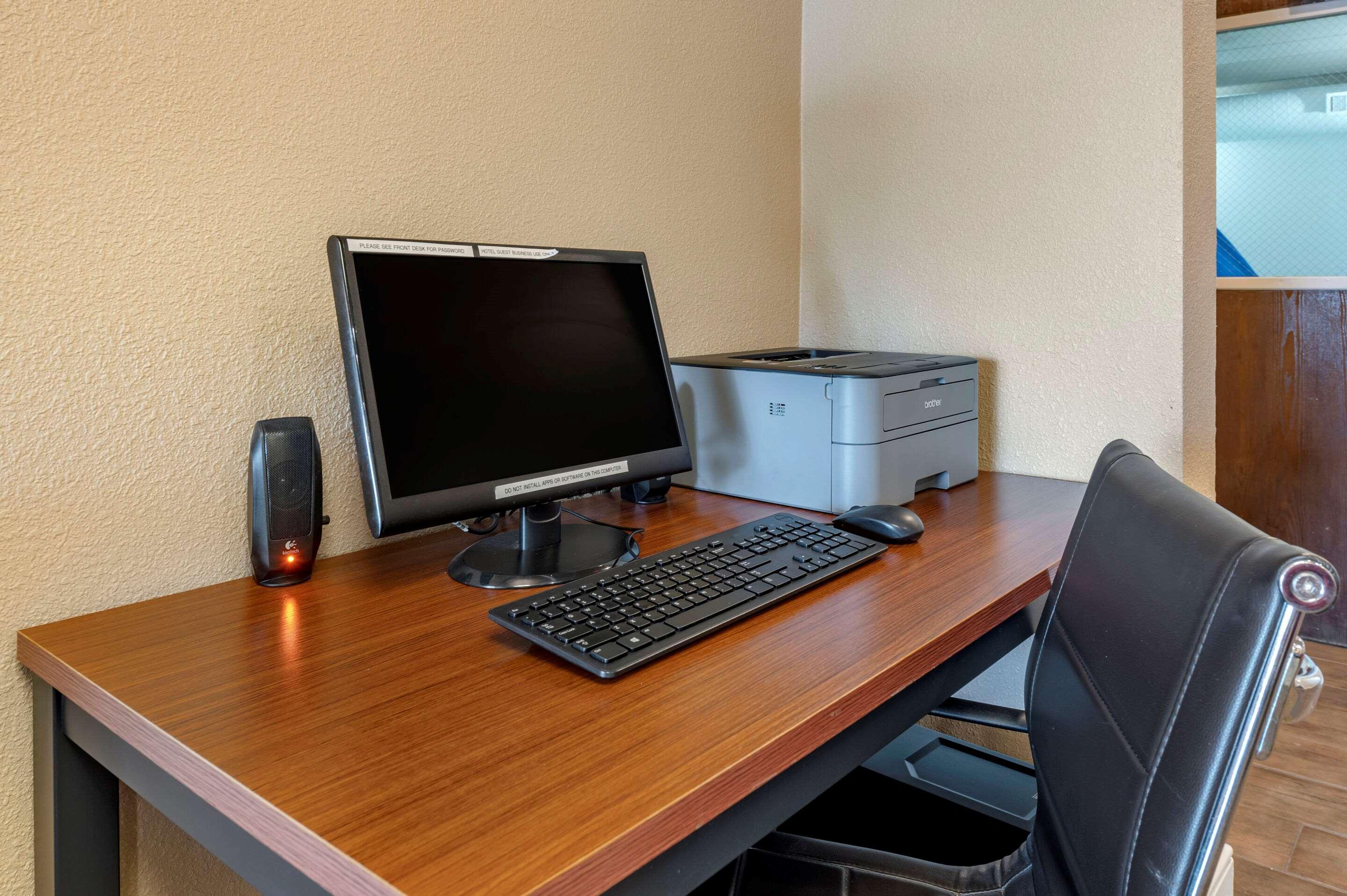Comfort Inn Oxford - University Area Zewnętrze zdjęcie