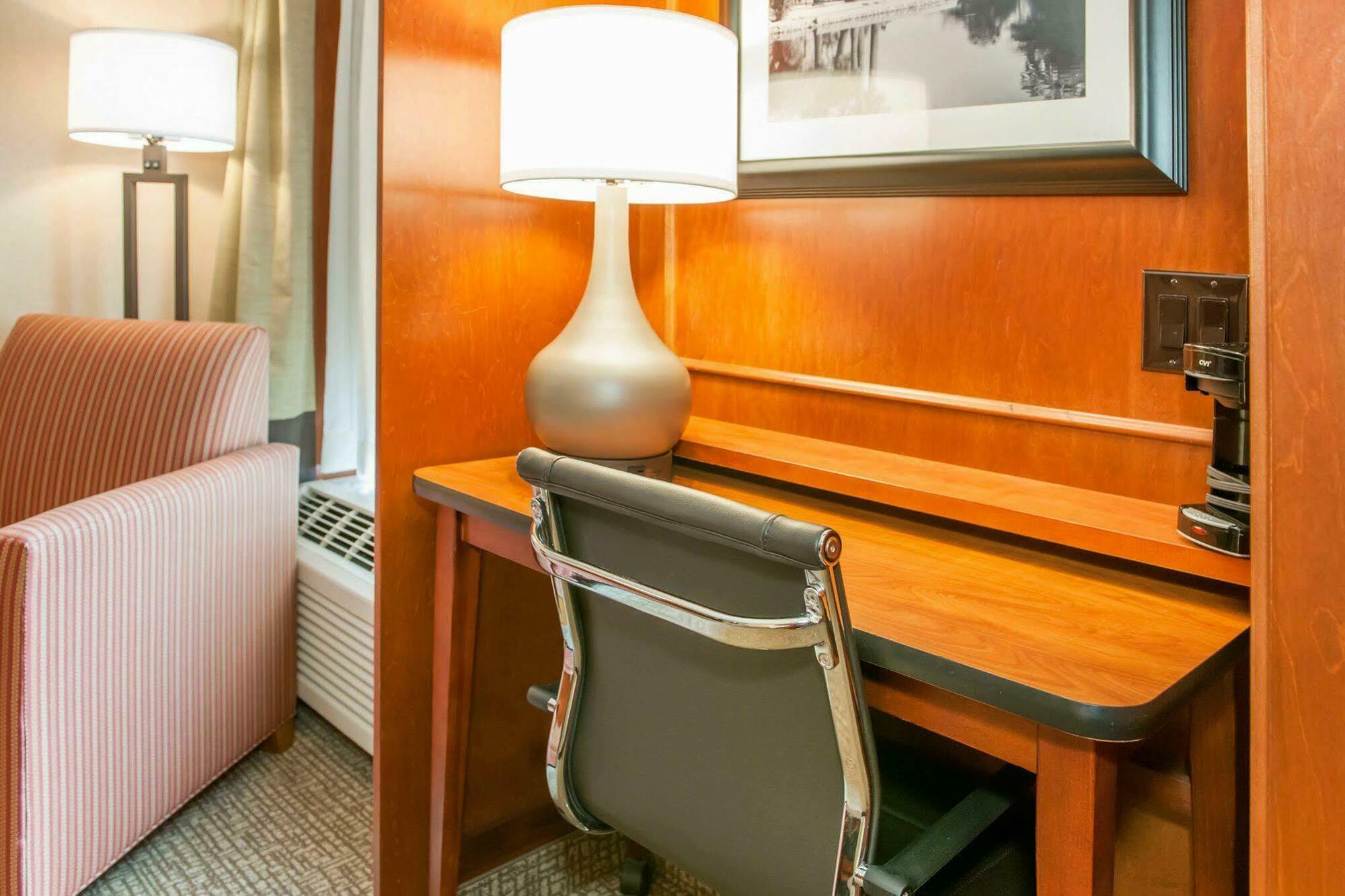 Comfort Inn Oxford - University Area Zewnętrze zdjęcie